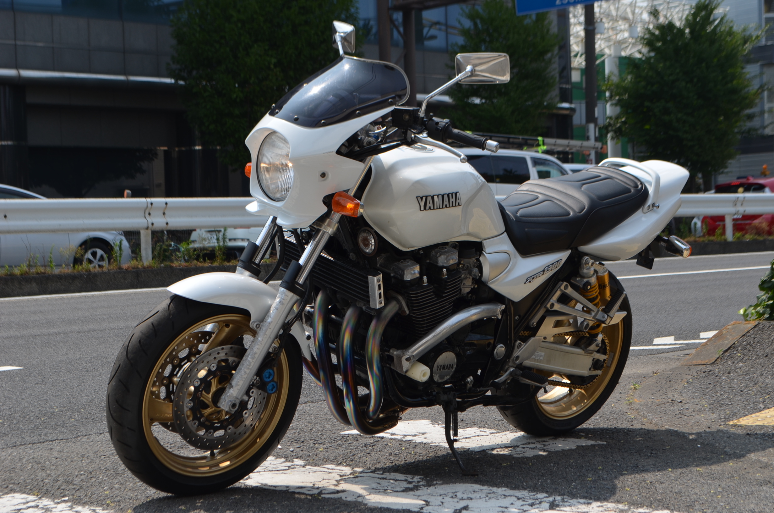 ヤマハXJR1300